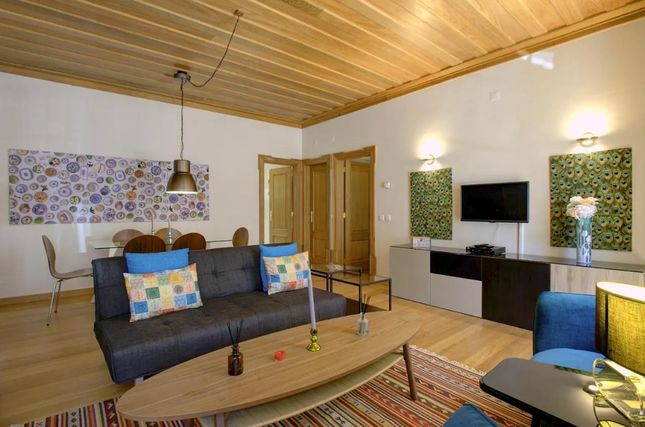 Localtraveling Cathedral & Castle - Family Apartments Lissabon