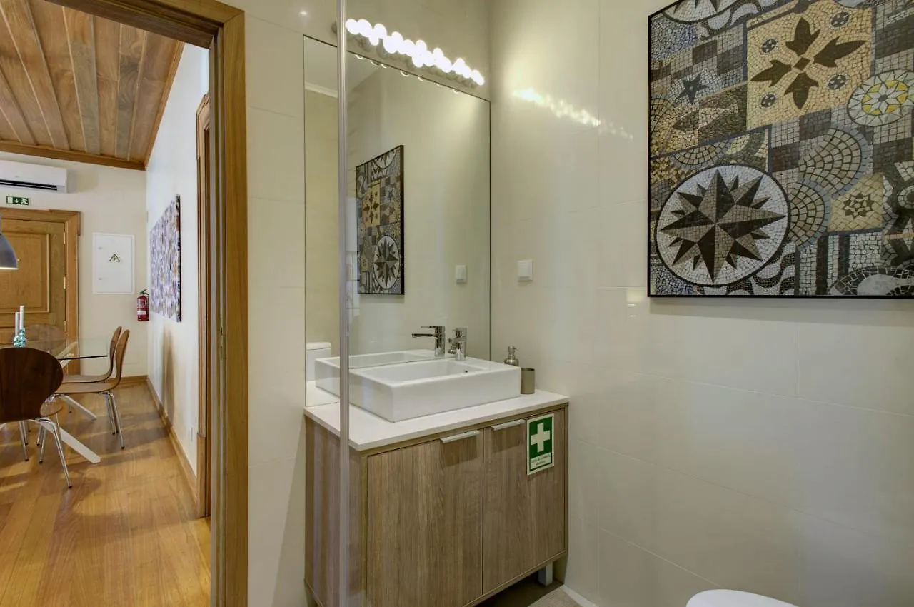 Localtraveling Cathedral & Castle - Family Apartments Lissabon