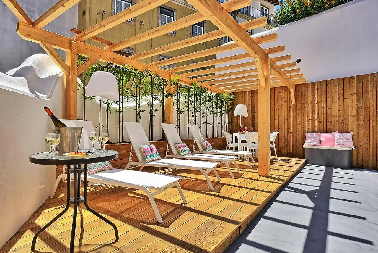Localtraveling Cathedral & Castle - Family Apartments Lissabon