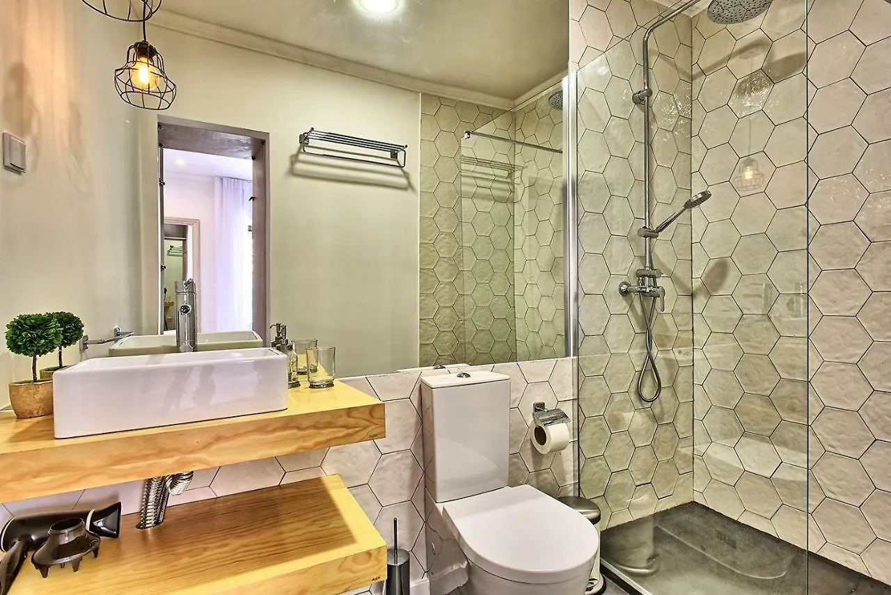 Localtraveling Cathedral & Castle - Family Apartments Lissabon