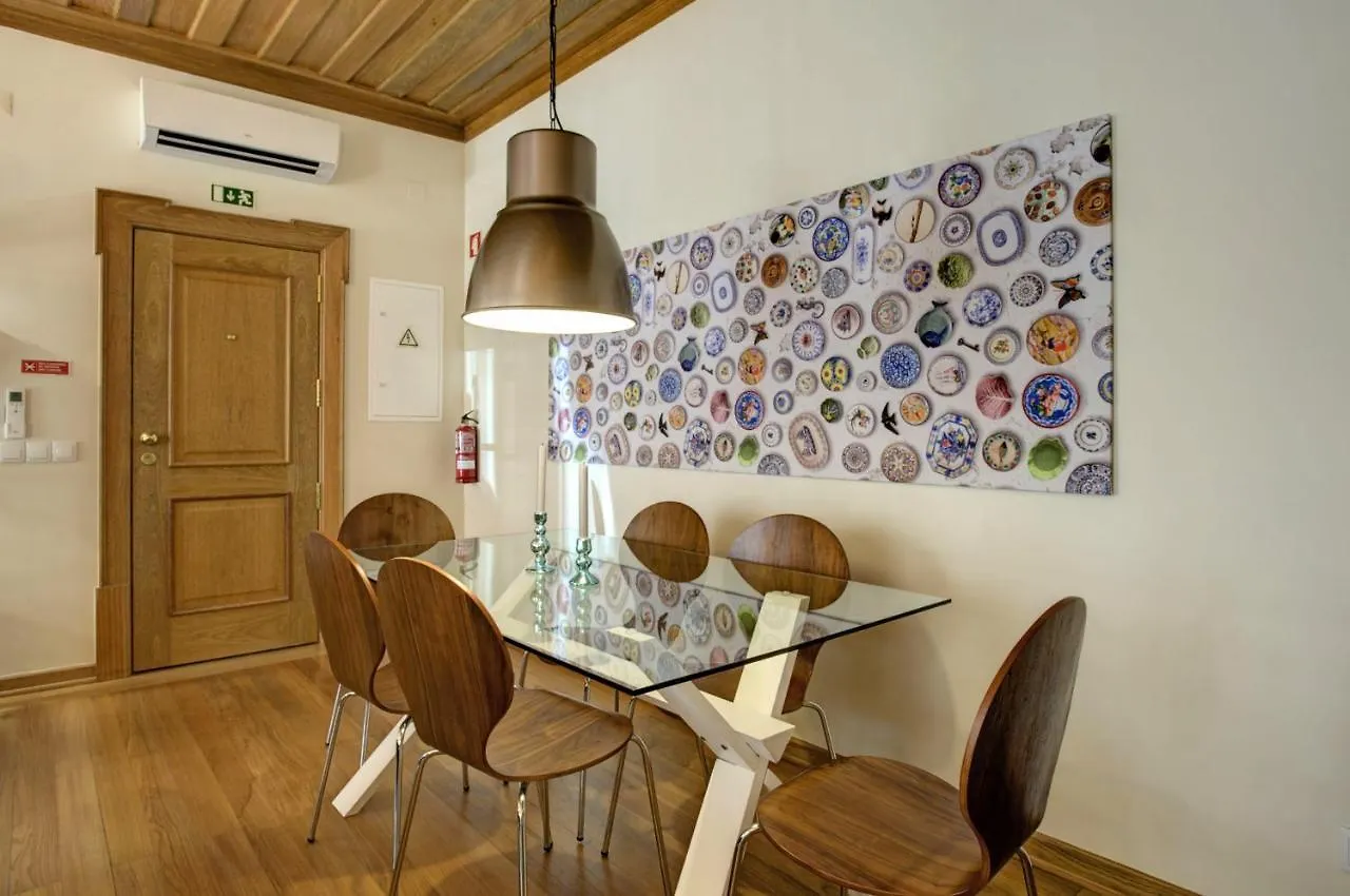 Localtraveling Cathedral & Castle - Family Apartments Lisbon Portugal