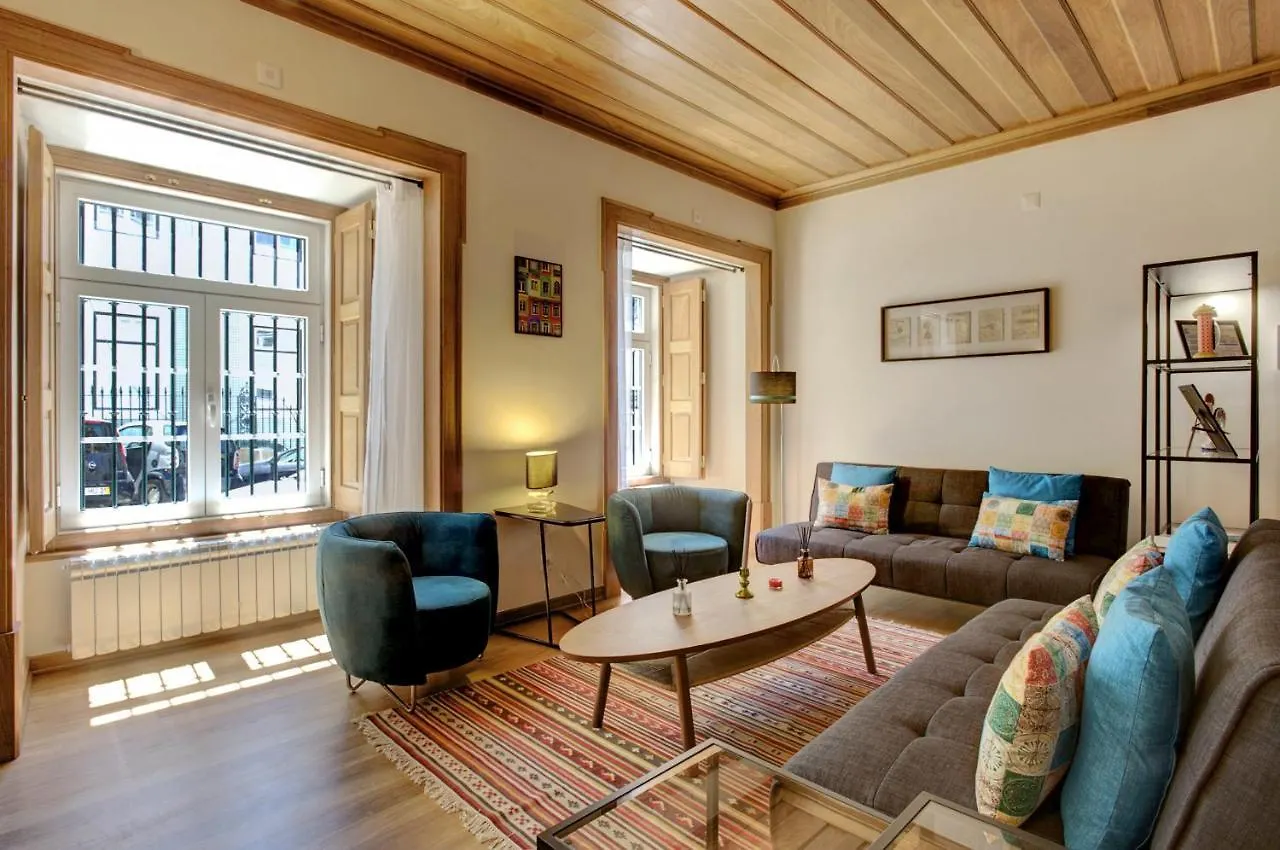 Localtraveling Cathedral & Castle - Family Apartments Lisbon