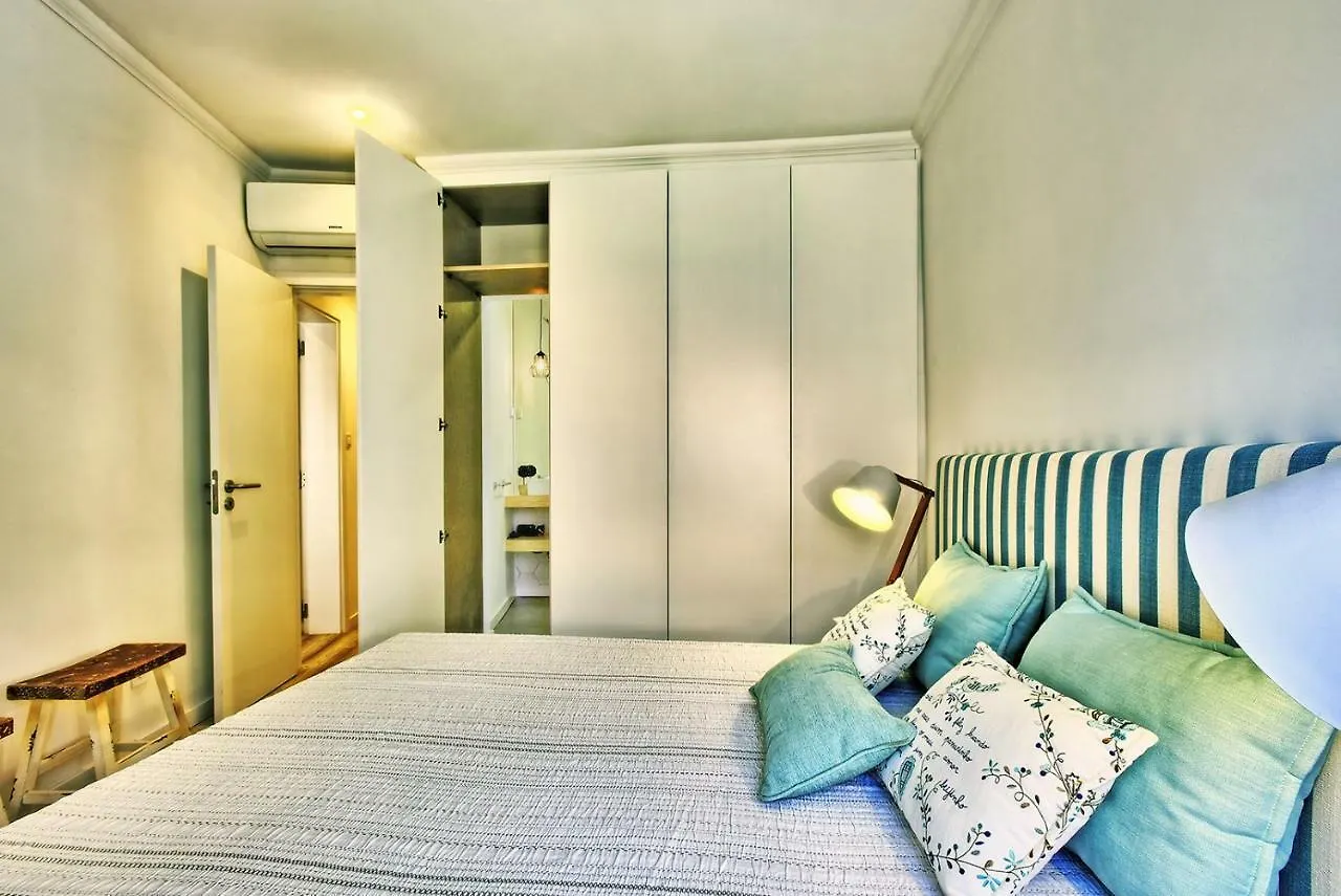 Localtraveling Cathedral & Castle - Family Apartments Lisbon Portugal