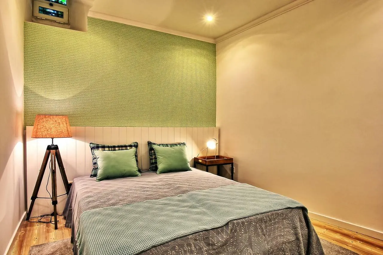 Localtraveling Cathedral & Castle - Family Apartments Lisbon