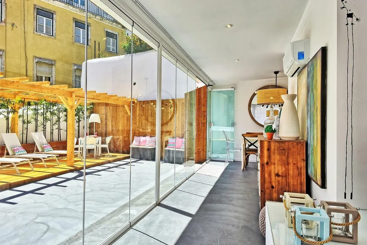 Localtraveling Cathedral & Castle - Family Apartments Lisbon 0*,